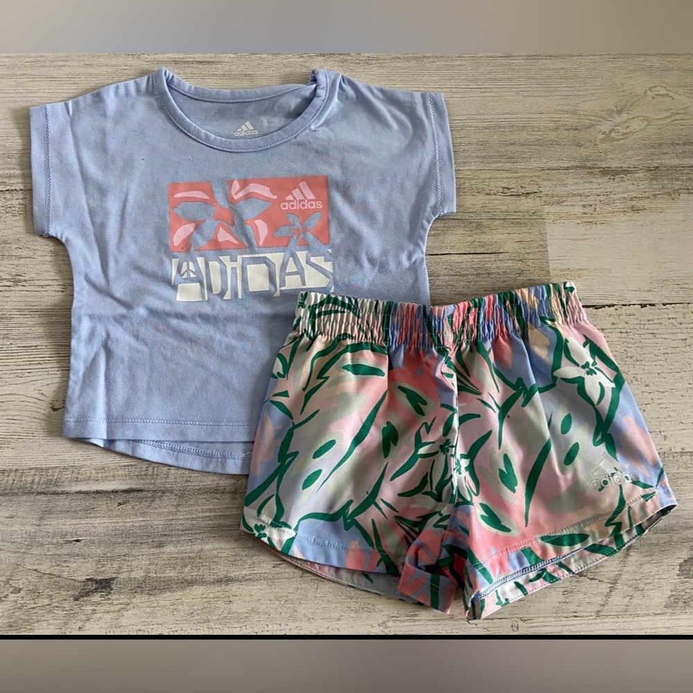 NWT Adidas Girls 2 Piece Short Set Size 3 months
